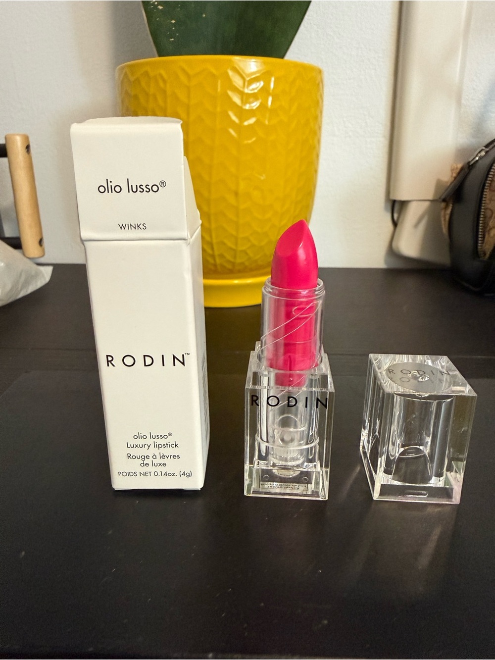 Olio Lusso‎ Luxury Lipstick — Bright Pink (Winks)